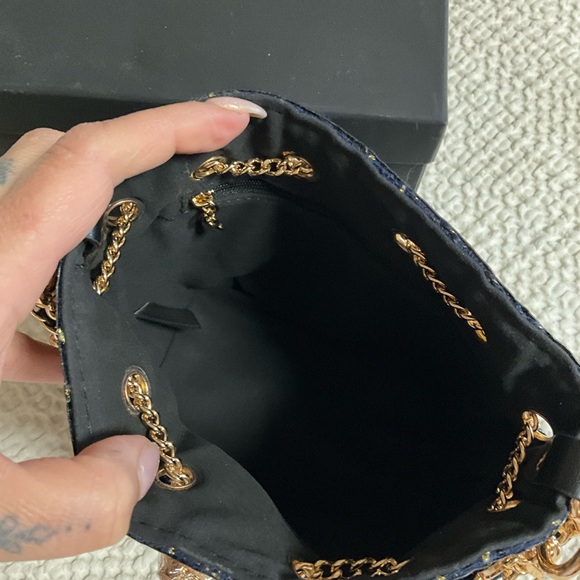 Chanel GWP Dark Blue and Gold Shoulder Makeup Bag - Picture 5 of 15